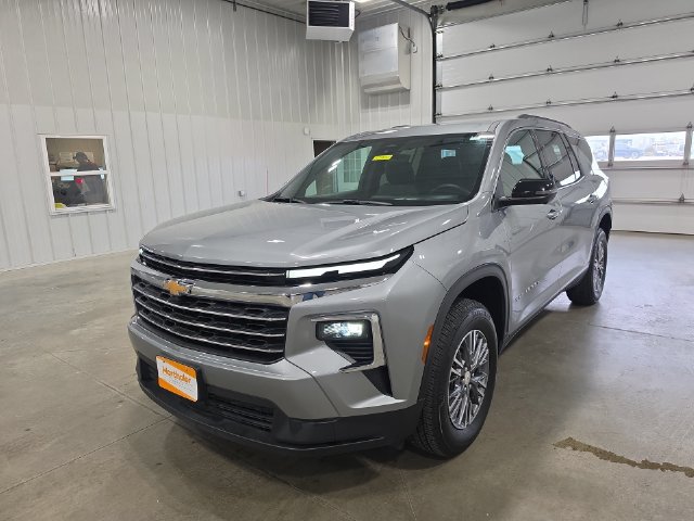 Used 2026 Chevrolet Traverse LT w/ Driver Confidence Package AWD/4WD image 4