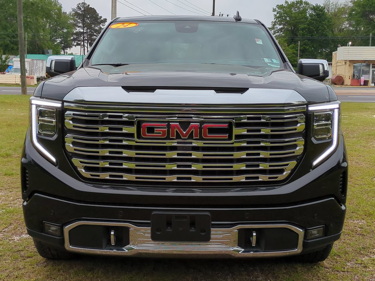 Used 2024 GMC Sierra 1500 Denali w/ Denali Reserve Package AWD/4WD image 9