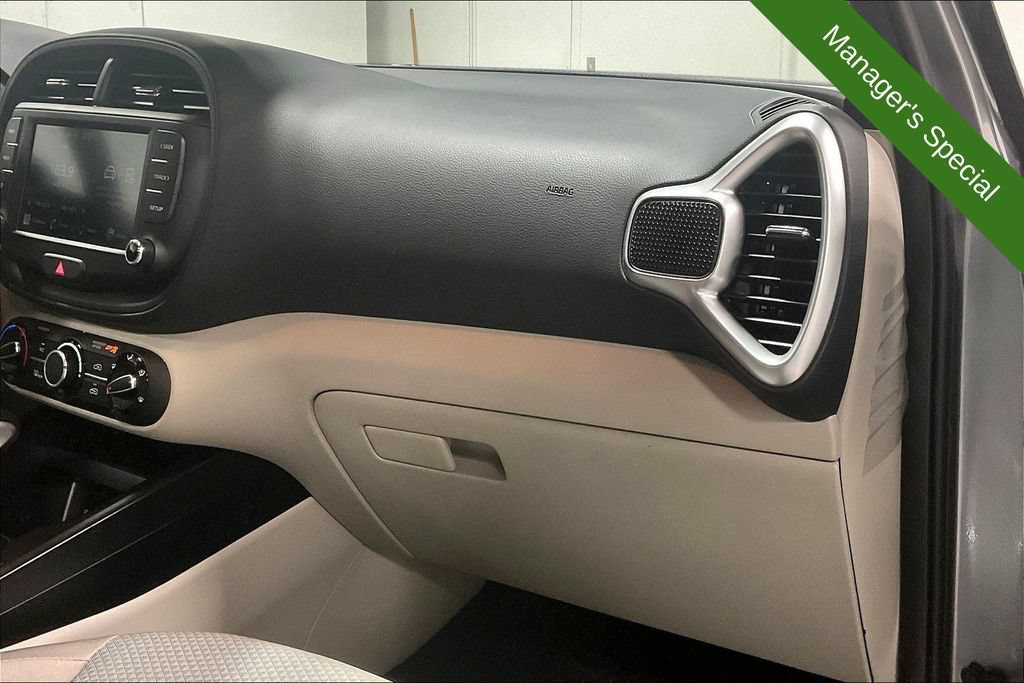 Used 2025 Kia Soul LX w/ LX Technology Package FWD image 19
