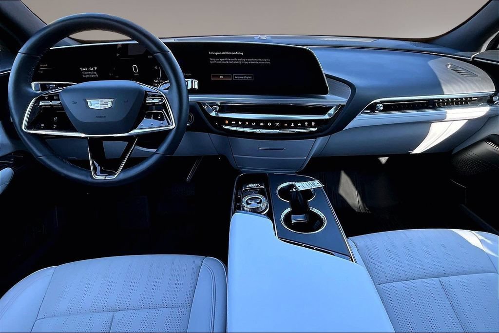 Used 2024 Cadillac Lyriq Luxury AWD/4WD image 15