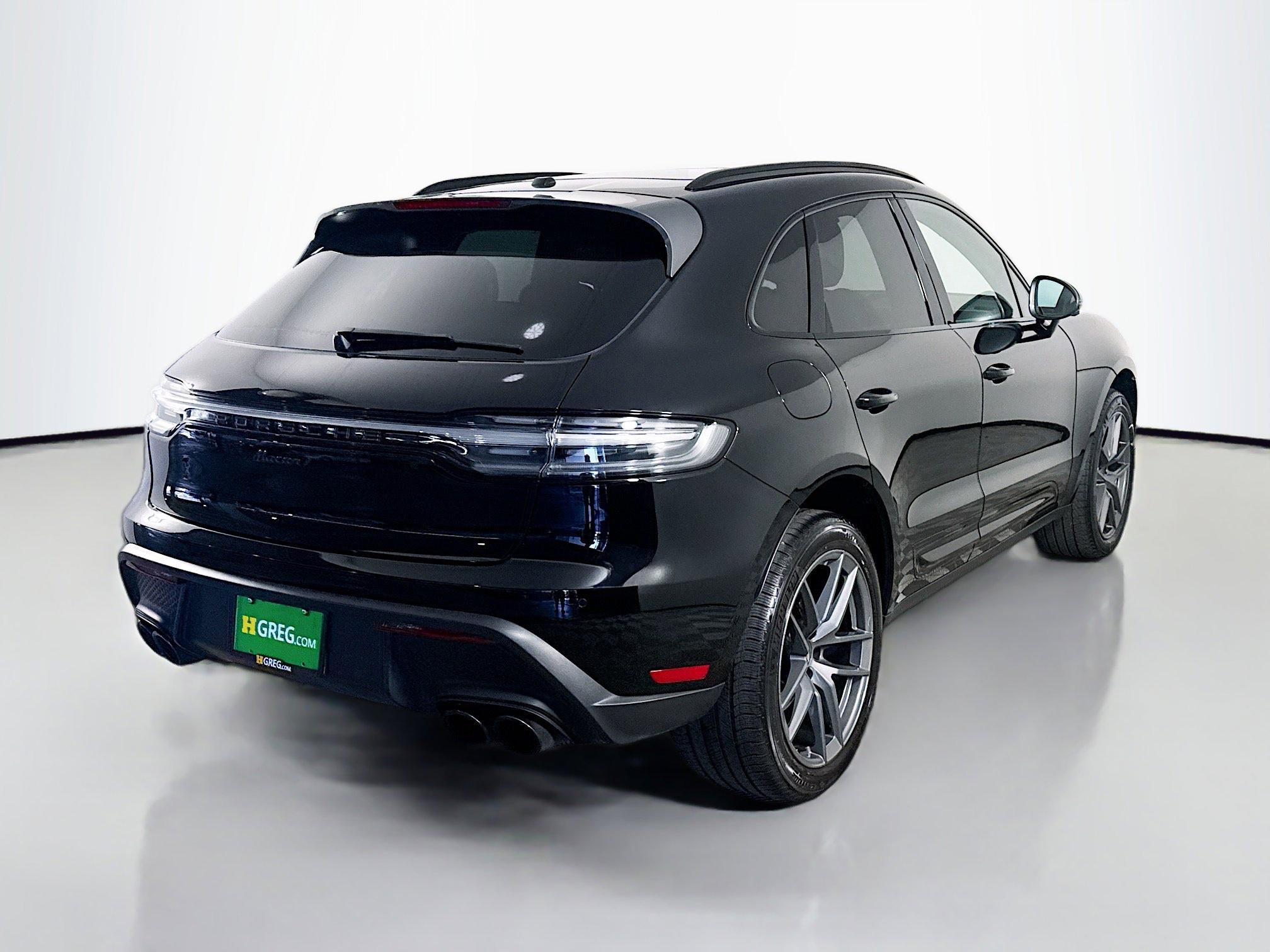 Used 2024 Porsche Macan Turbo w/ Premium Plus Package image 10