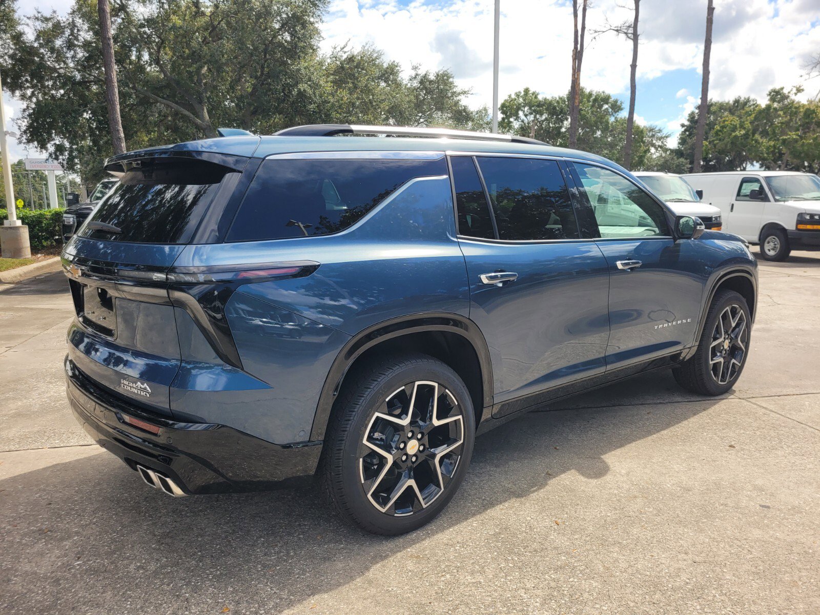 New 2026 Chevrolet Traverse High Country image 7