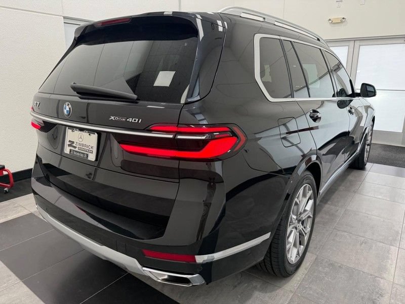 Used 2023 BMW X7 xDrive40i AWD/4WD image 2
