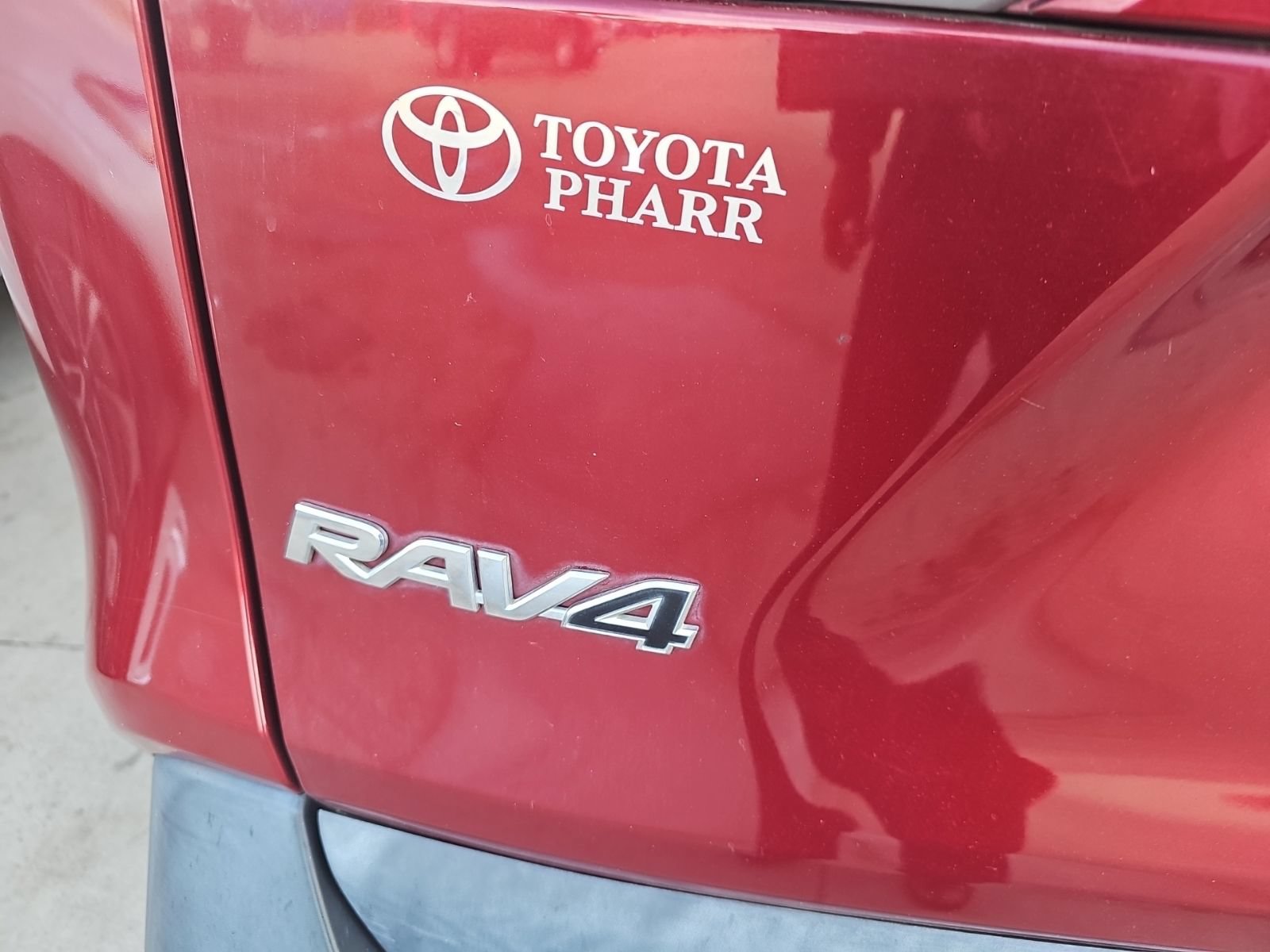 Used 2019 Toyota RAV4 Limited FWD image 17