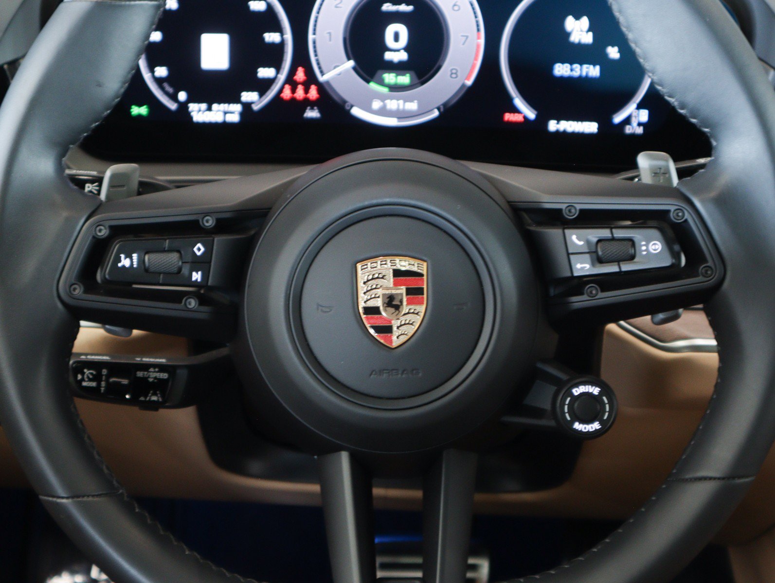 Certified 2024 Porsche Cayenne Turbo AWD/4WD image 16