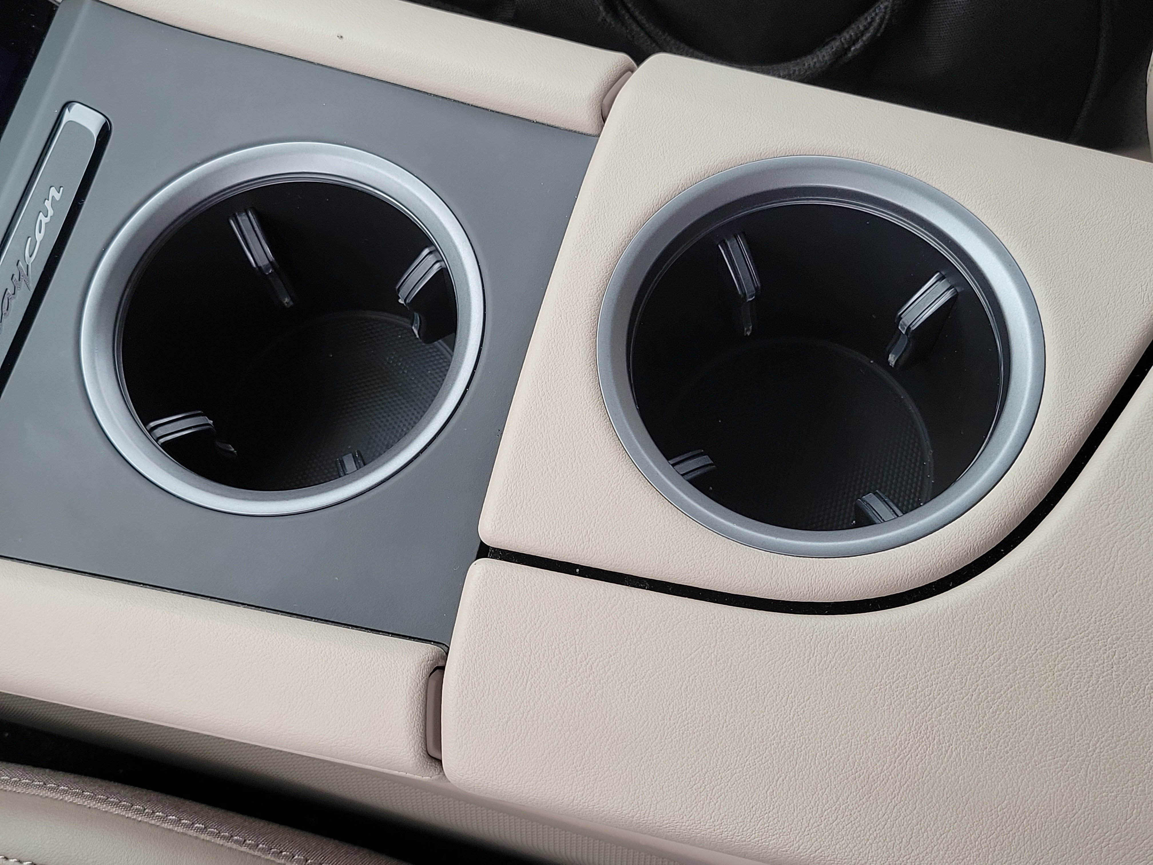 Used 2025 Porsche Taycan image 22