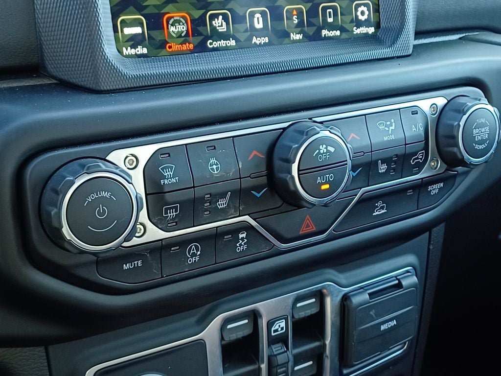 Used 2021 Jeep Gladiator 80th Anniversary AWD/4WD image 25