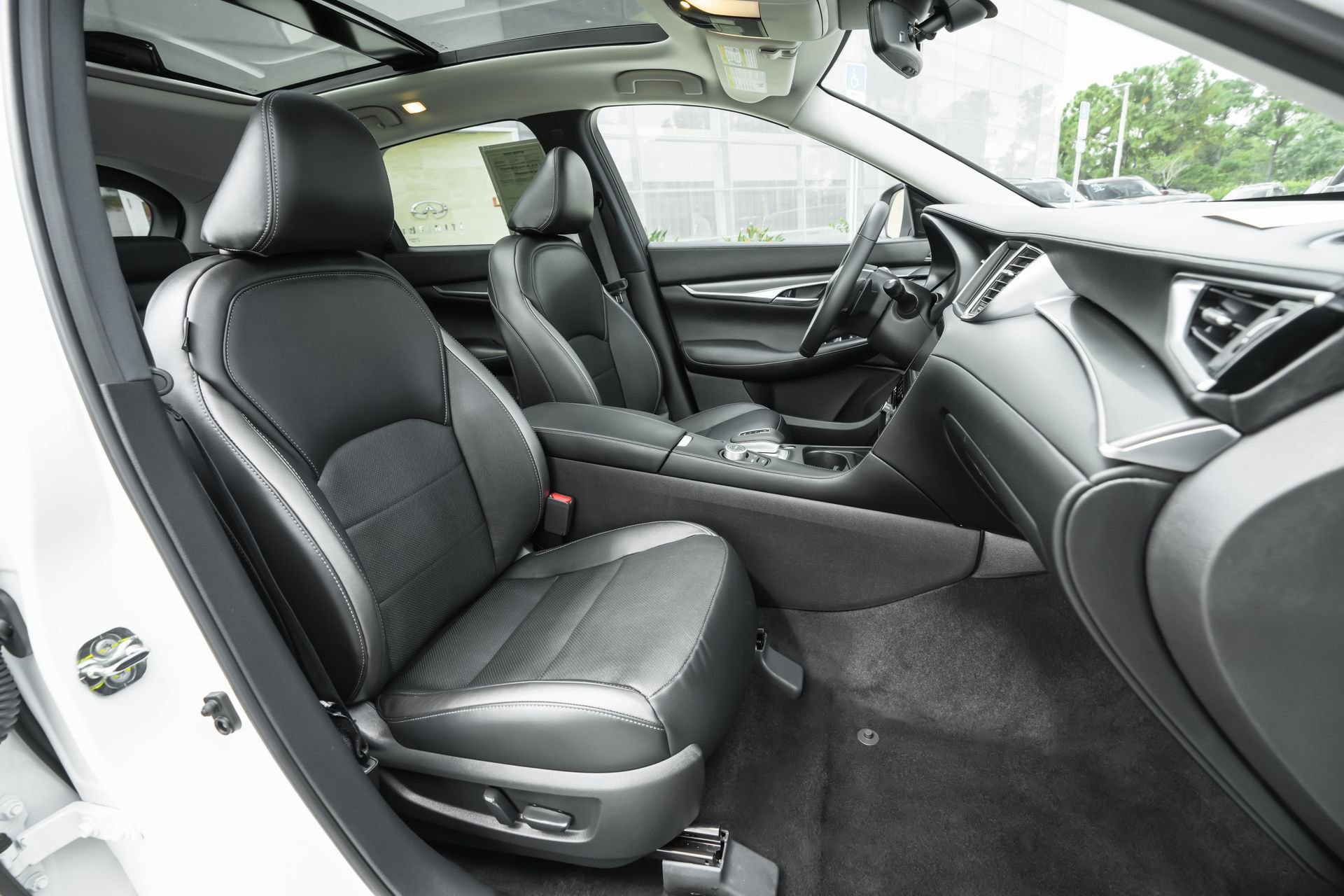 Used 2025 INFINITI QX50 Luxe image 37