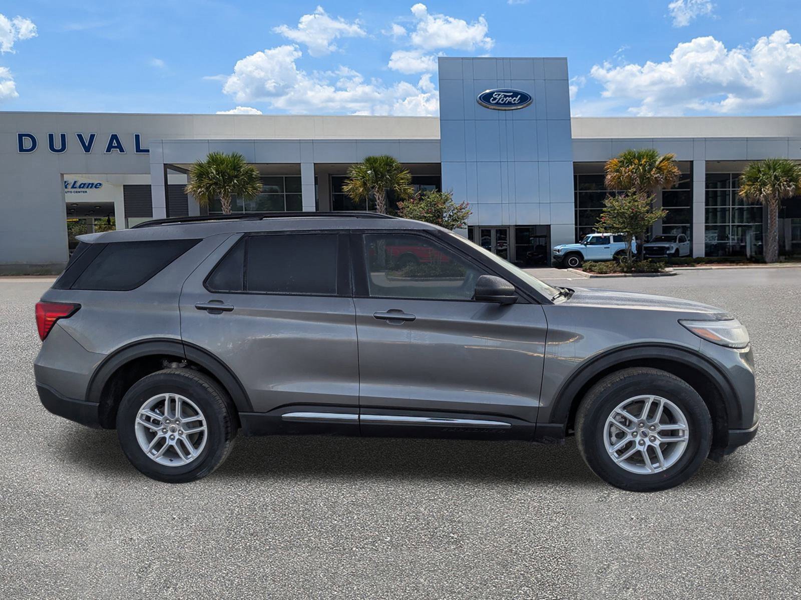 New 2025 Ford Explorer Active image 3