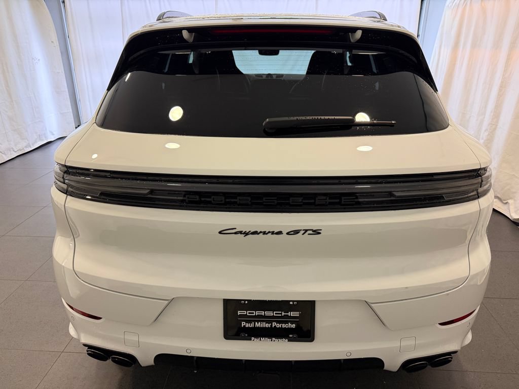 Certified 2025 Porsche Cayenne GTS AWD/4WD image 8