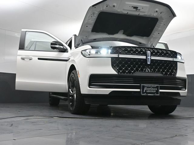 Used 2025 Lincoln Navigator L Reserve w/ Jet Appearance Package image 49