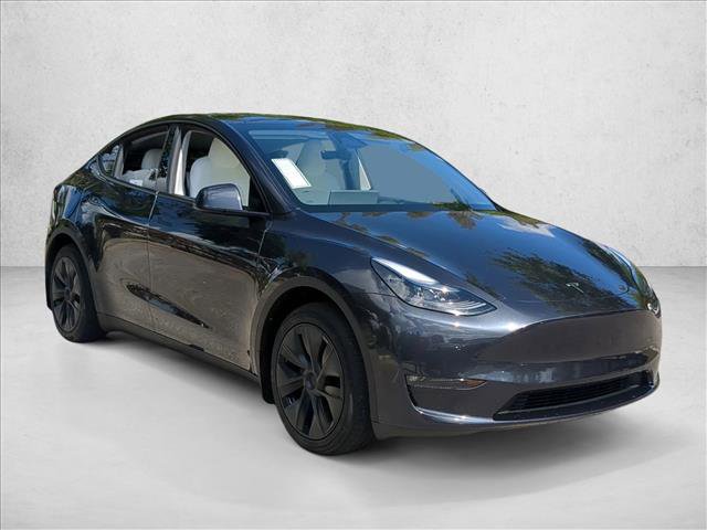 Used 2025 Tesla Model Y Long Range image 3