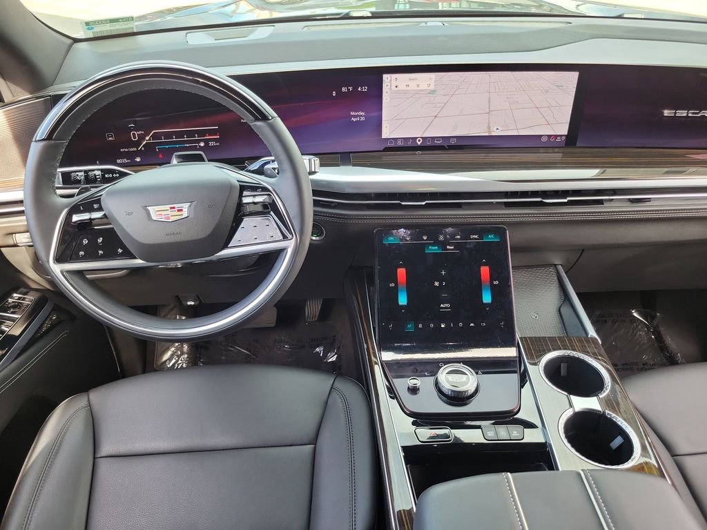 Used 2025 Cadillac Escalade ESV Luxury RWD image 4