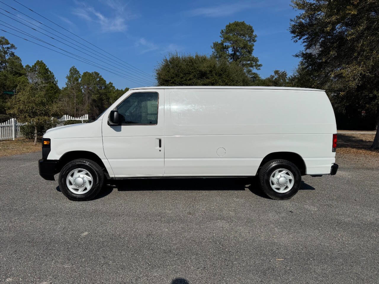 Used 2011 Ford E-150 and Econoline 150 E 150 3dr Cargo Van w/ PWR Group image 3