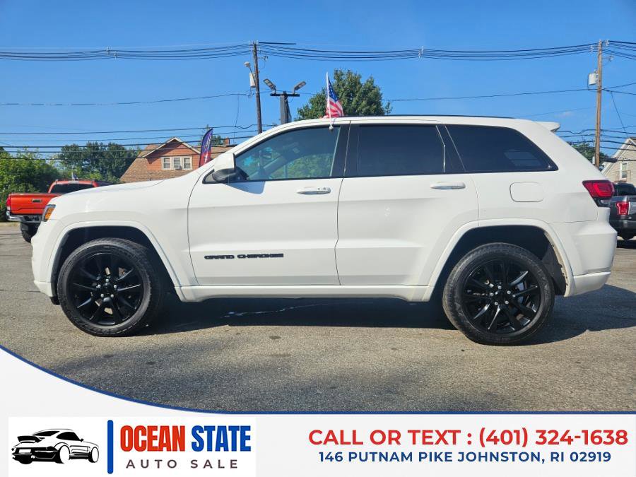 Used 2017 Jeep Grand Cherokee Altitude image 2