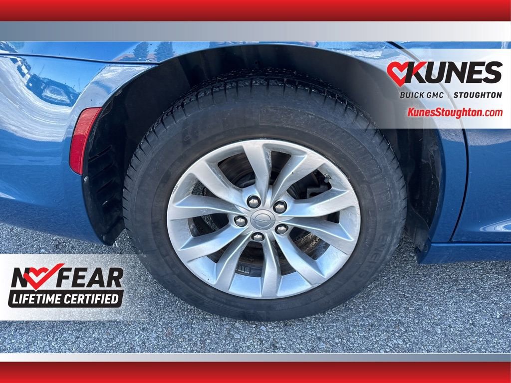 Used 2022 Chrysler 300 Touring image 14