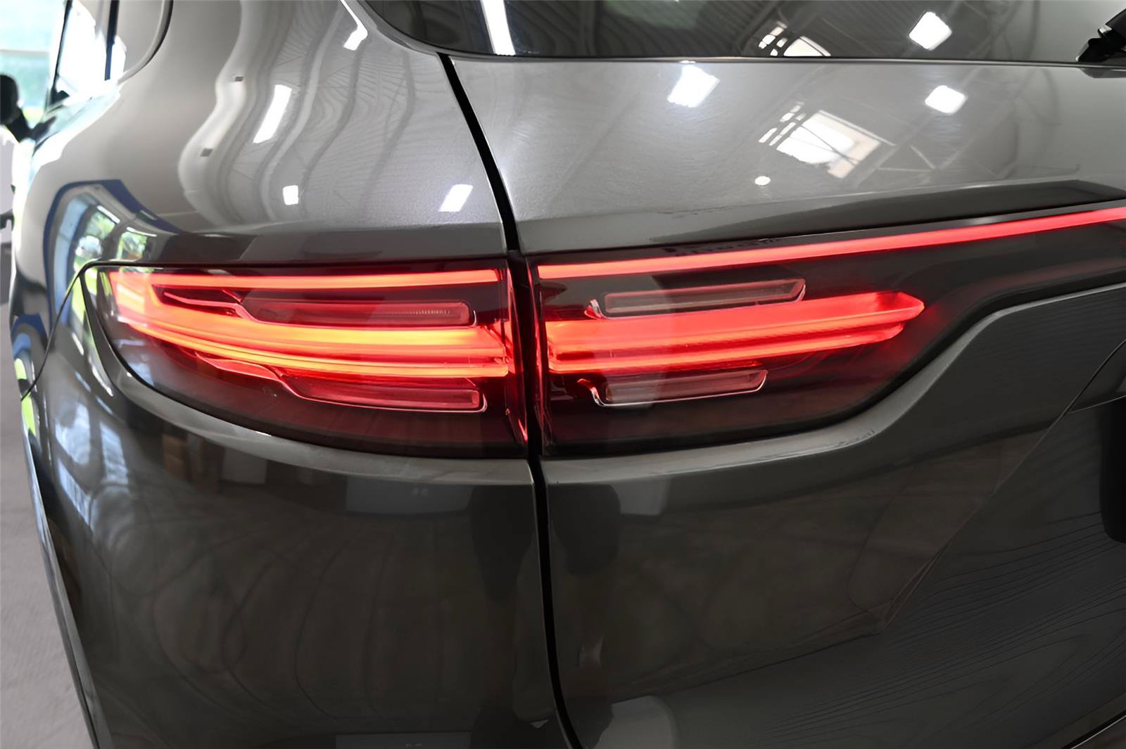 Used 2019 Porsche Cayenne S AWD/4WD image 40