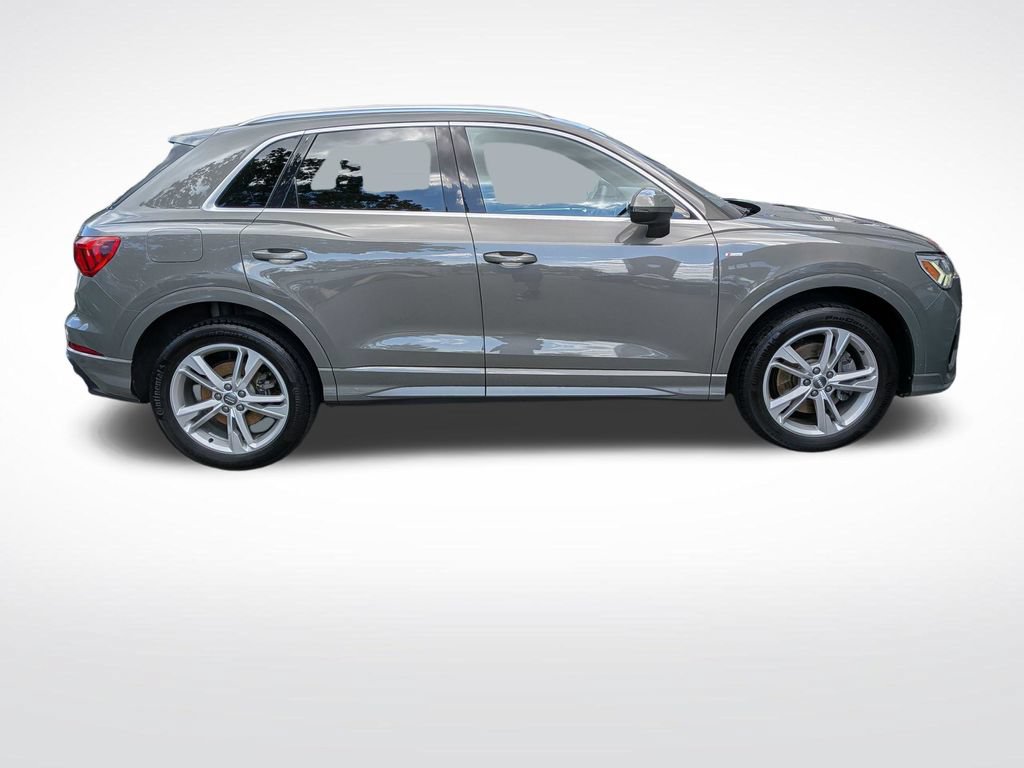 Used 2020 Audi Q3 2.0T Premium Plus w/ Premium Plus Package AWD/4WD image 2