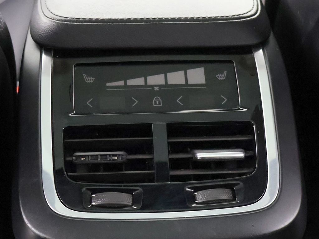 Used 2024 Volvo XC90 B6 Plus w/ Protection Package Premier AWD/4WD image 57