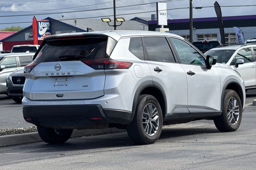 Used 2024 Nissan Rogue S image 4