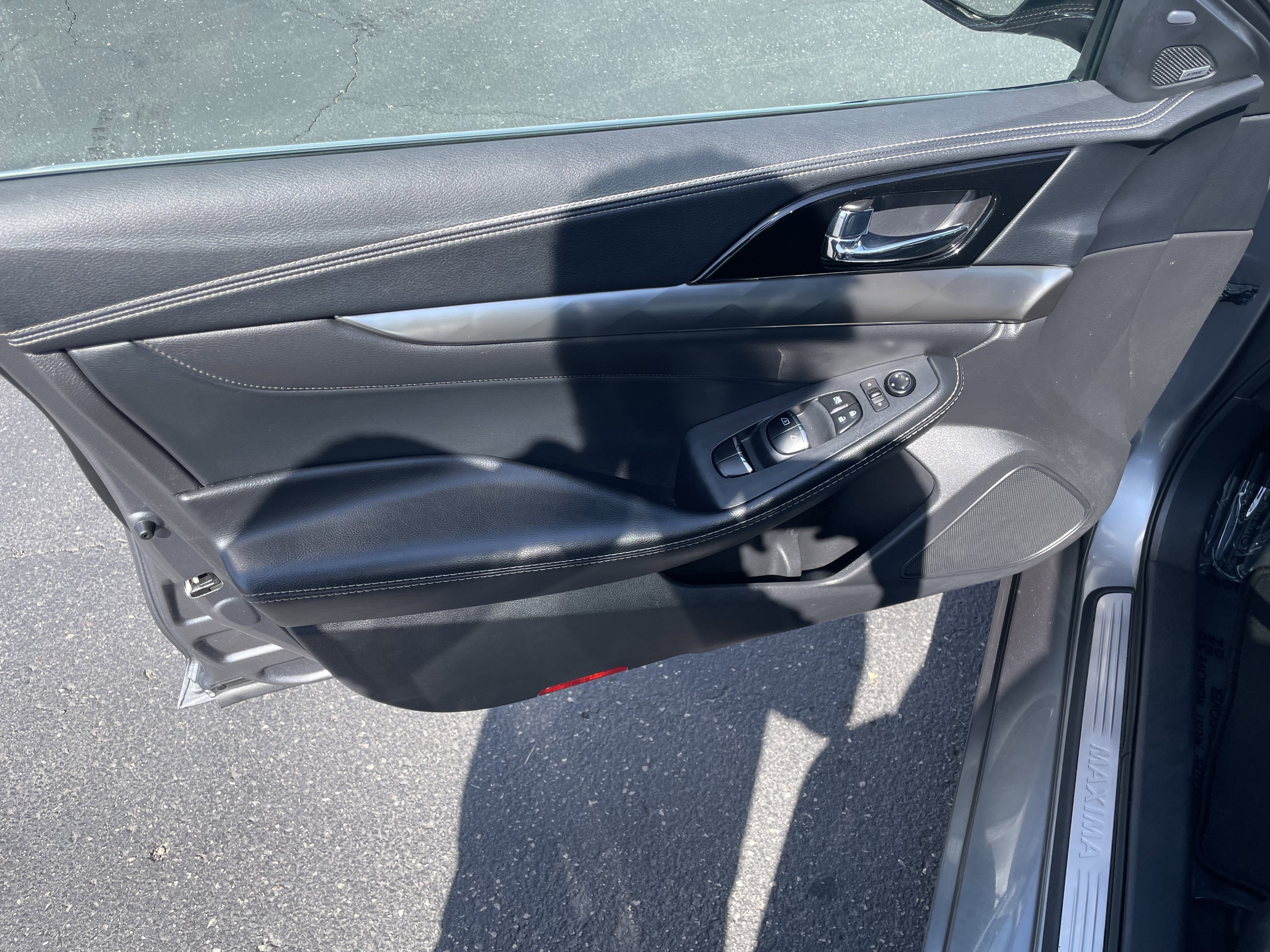 Used 2023 Nissan Maxima SL FWD image 11