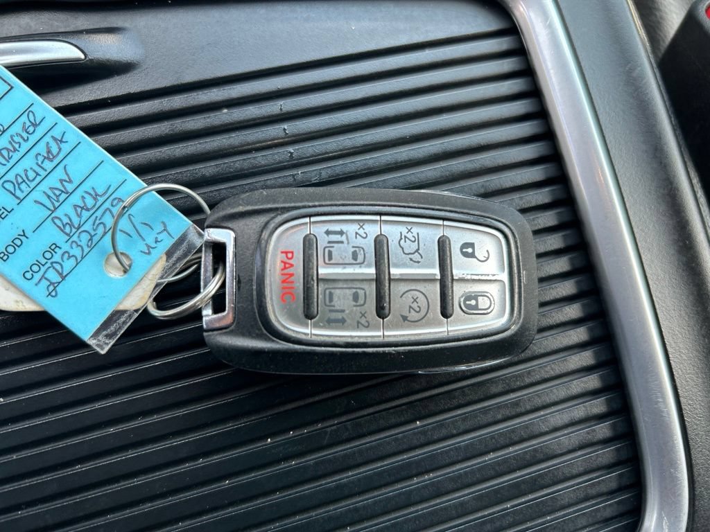 Used 2018 Chrysler Pacifica Touring-L Plus w/ S Appearance Package FWD image 30