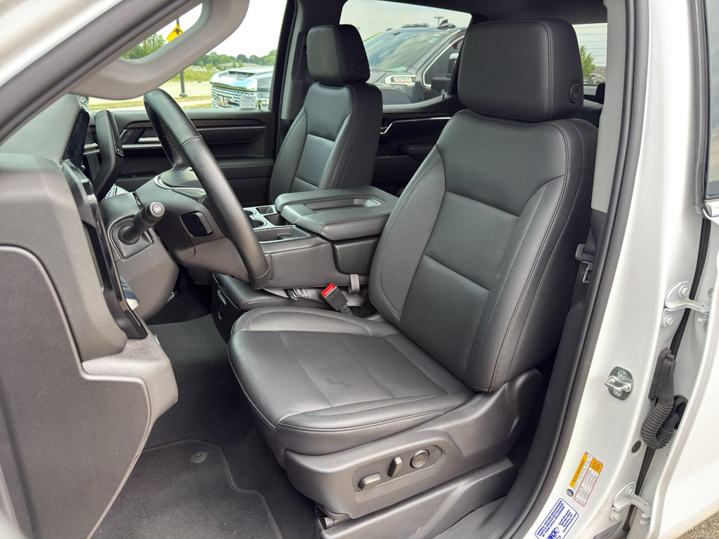 Used 2026 GMC Sierra 1500 SLT AWD/4WD image 16