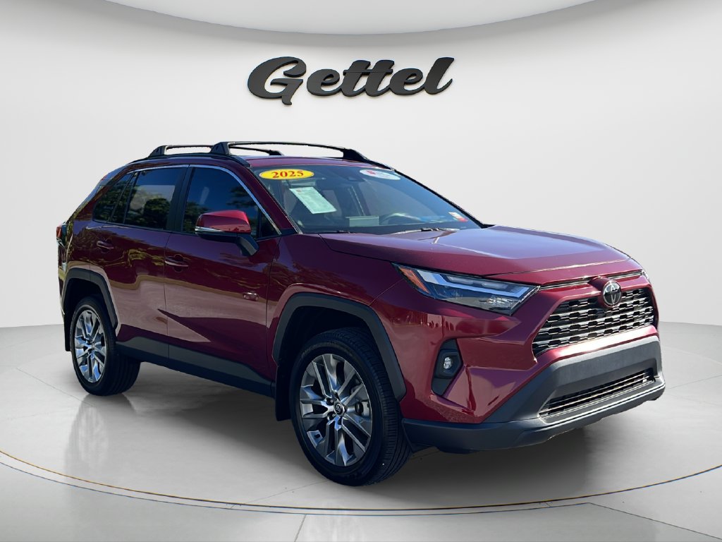Used 2025 Toyota RAV4 XLE Premium FWD image 3