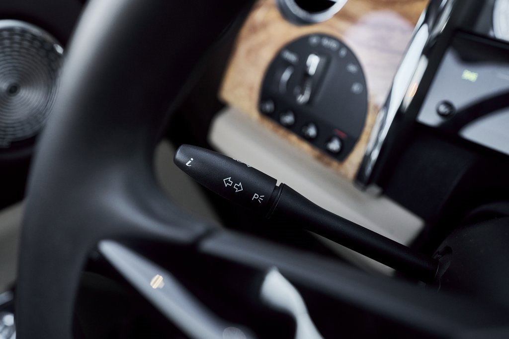 Used 2017 Rolls-Royce Dawn image 51