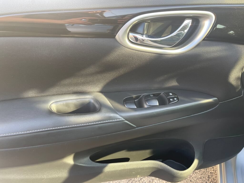 Used 2018 Nissan Sentra SV FWD image 7