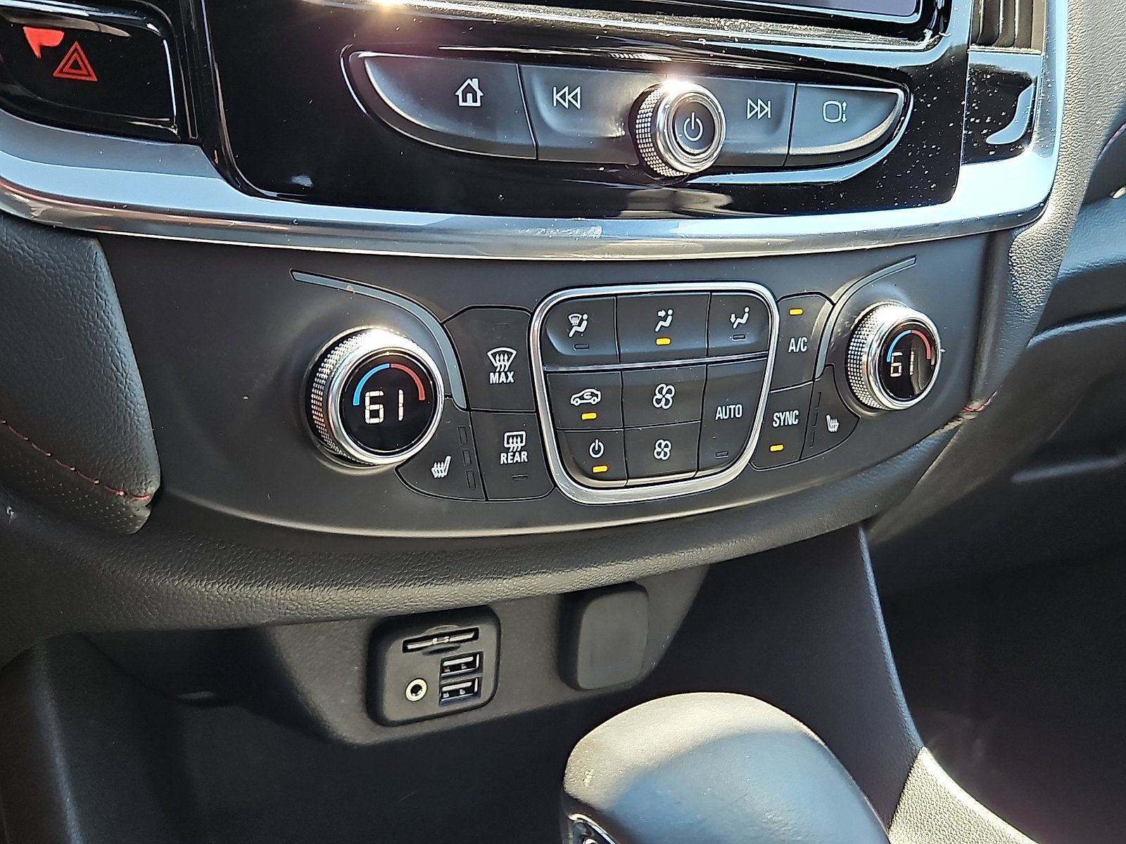 Used 2022 Chevrolet Traverse RS AWD/4WD image 16
