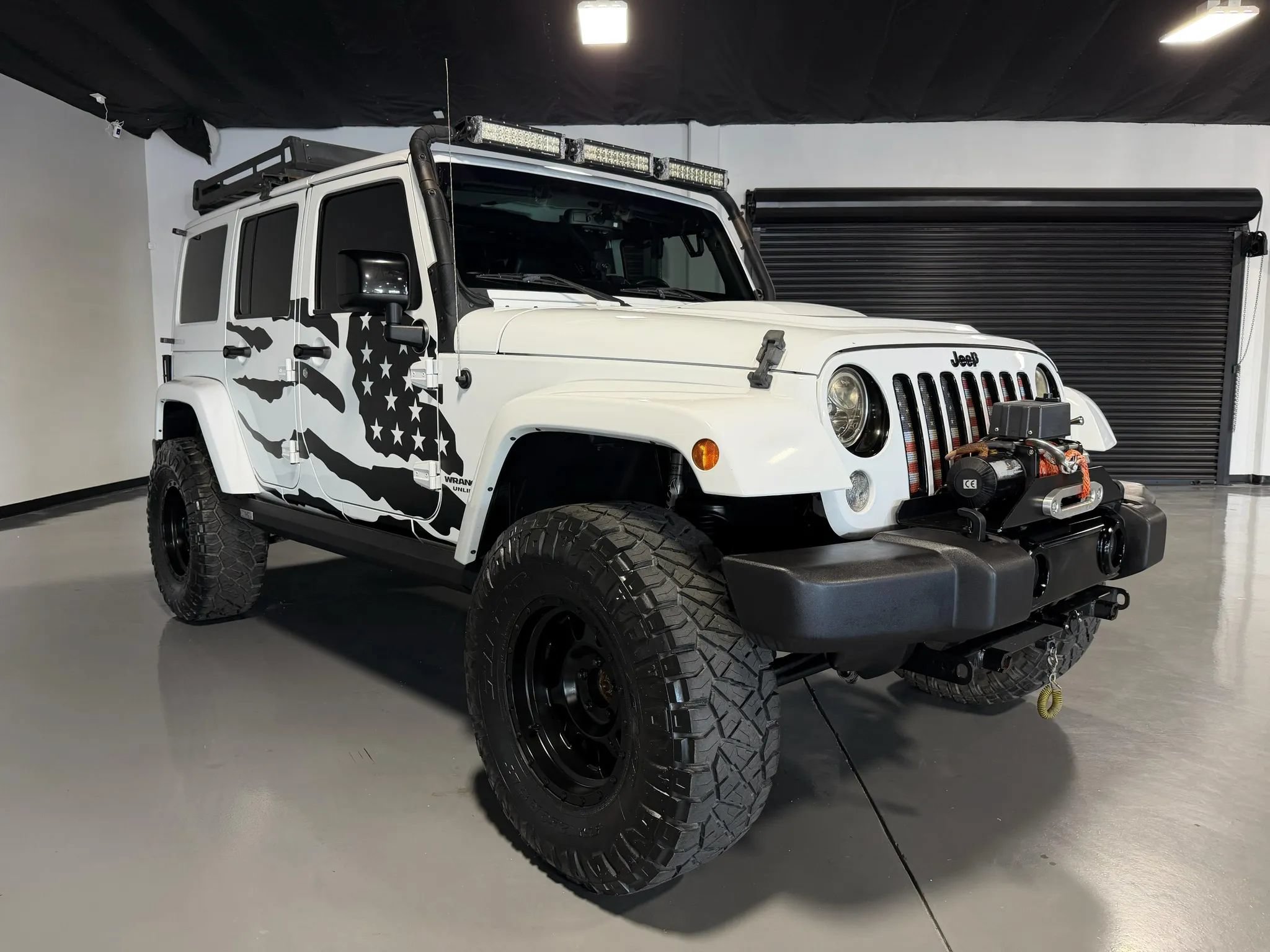 Used 2015 Jeep Wrangler Unlimited Sahara AWD/4WD image 2