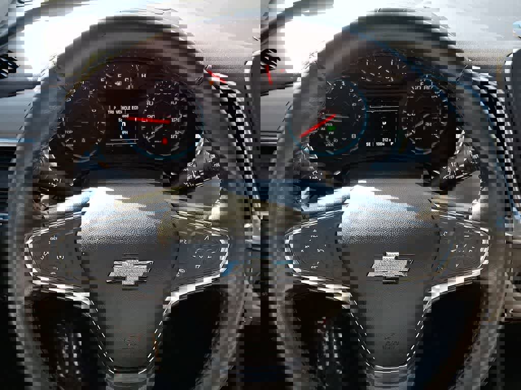 Used 2018 Chevrolet Equinox LT image 16