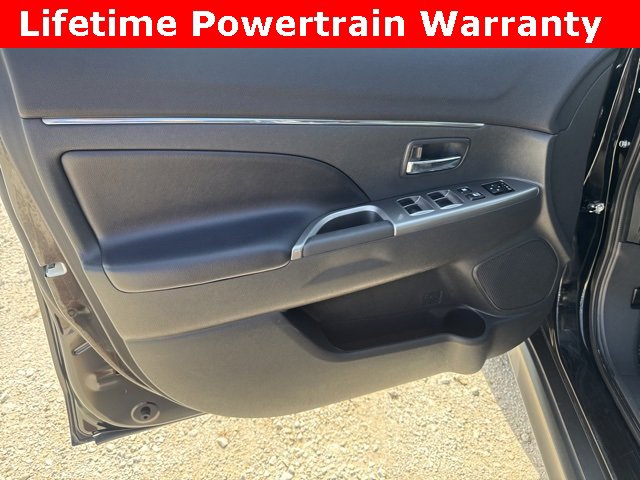 Used 2024 Mitsubishi Outlander Sport SE image 16