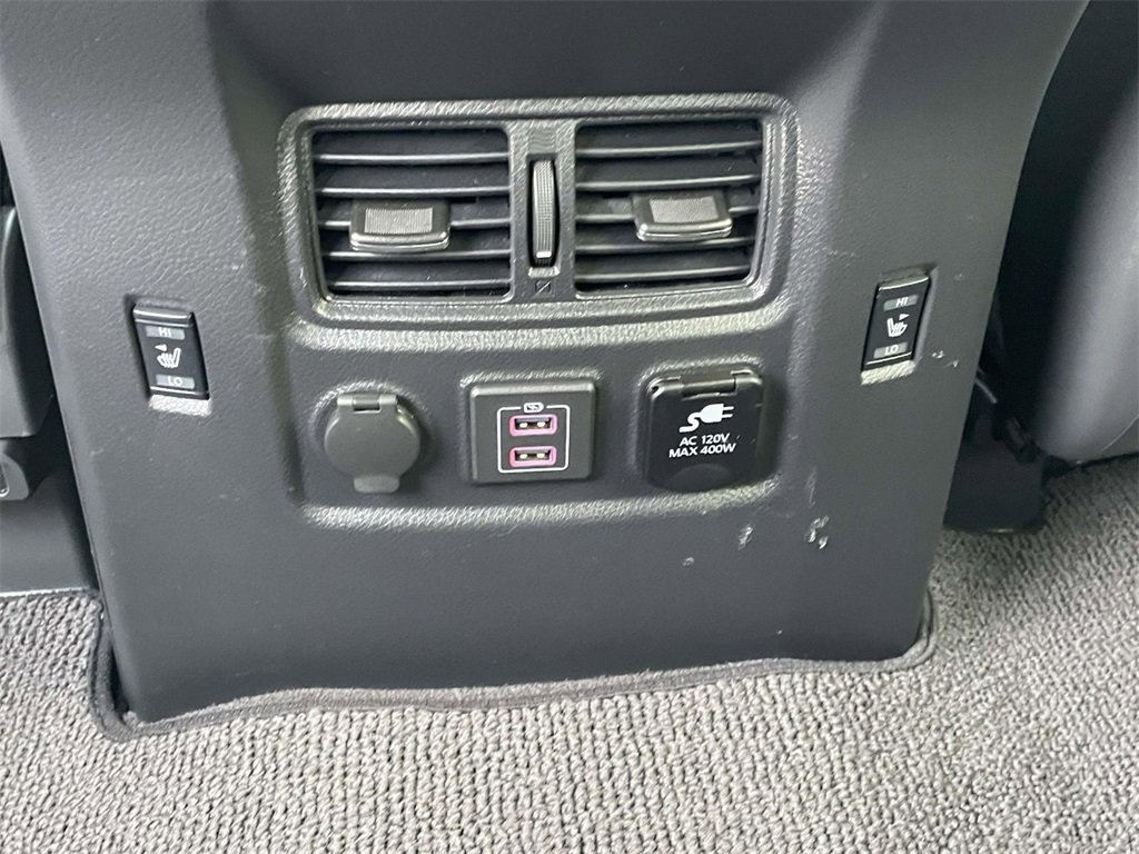 Used 2023 Nissan Titan PRO-4X w/ Pro-4x Convenience Package image 11