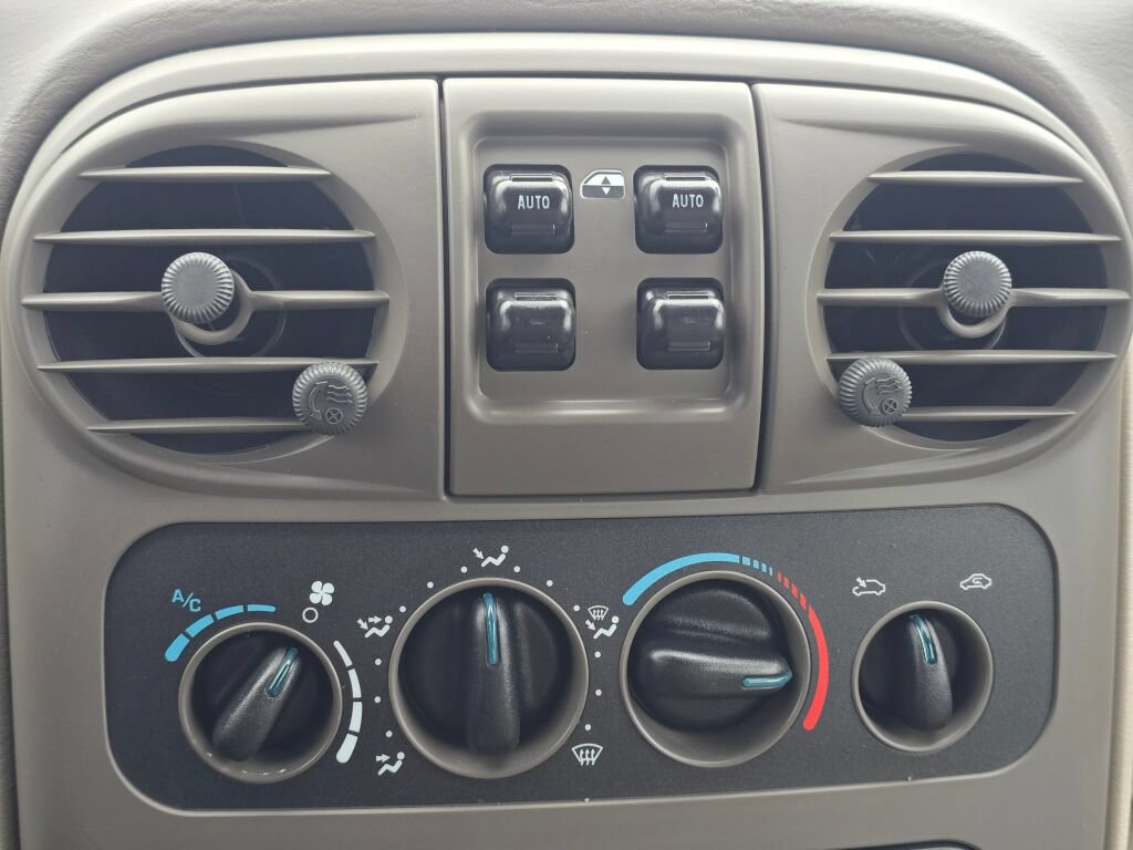 Used 2005 Chrysler PT Cruiser GT FWD image 71