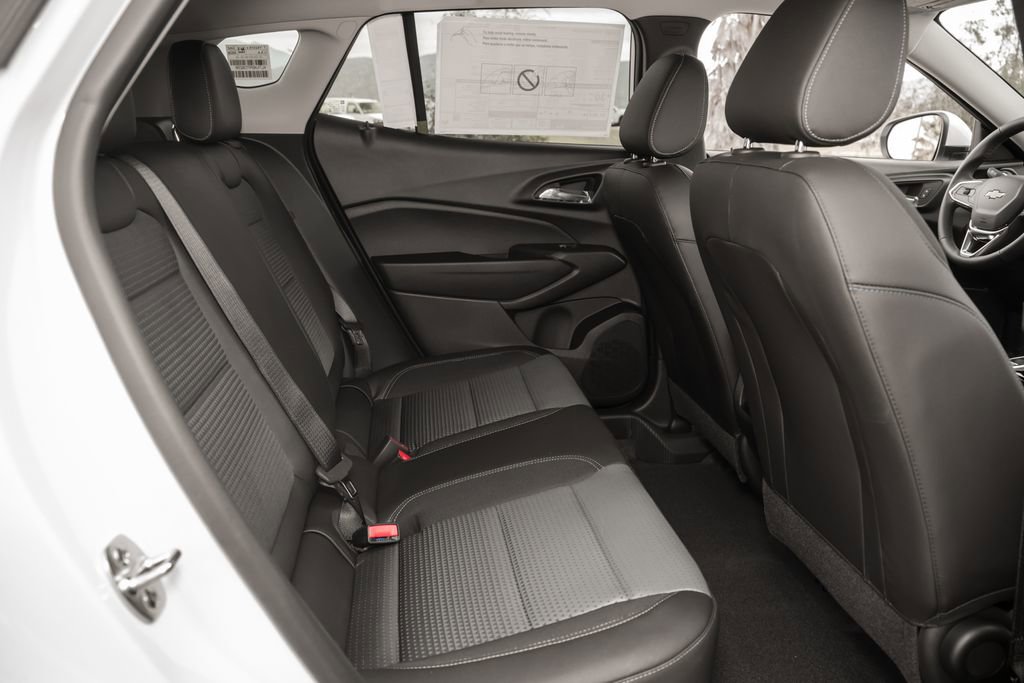 New 2026 Chevrolet Trax LT w/ Driver Confidence Package FWD image 34