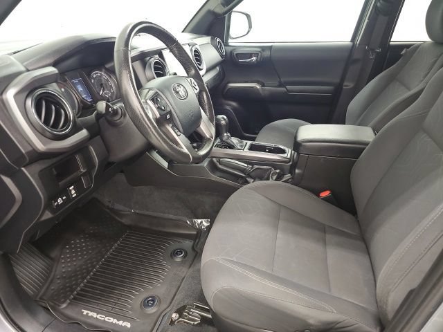 Used 2016 Toyota Tacoma TRD Sport w/ Towing Package AWD/4WD image 14