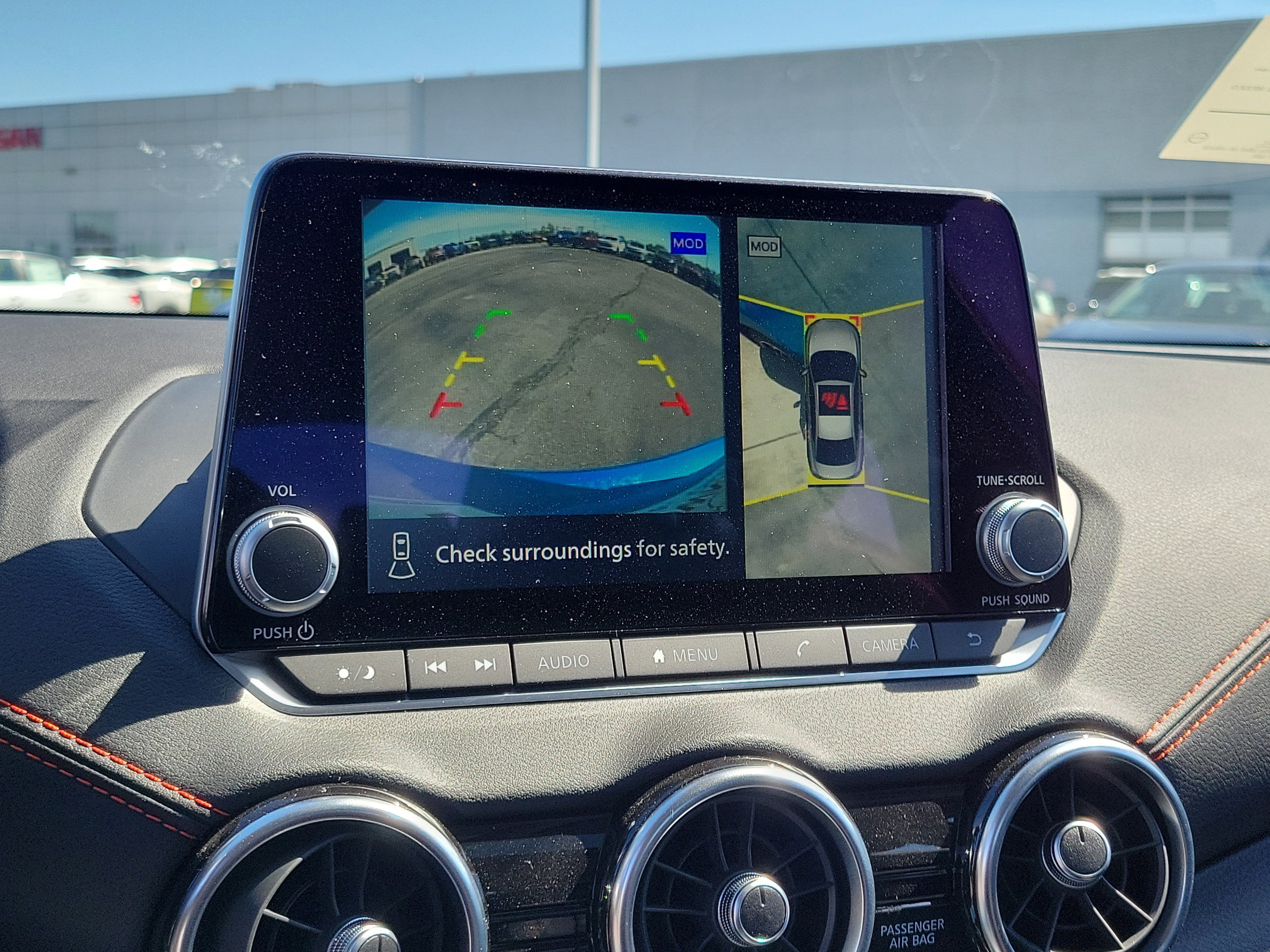 Used 2025 Nissan Sentra SR w/ SR Premium Package image 25