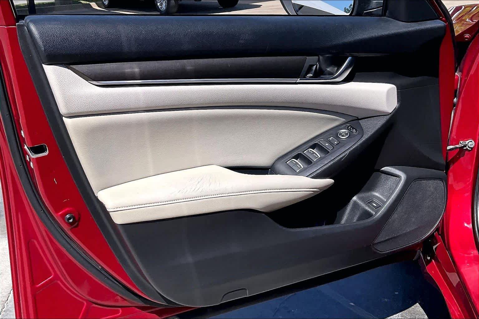 Used 2018 Honda Accord LX image 21