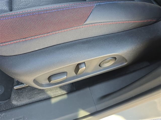 Used 2025 Chevrolet Equinox RS w/ Safety and Technology Package image 19