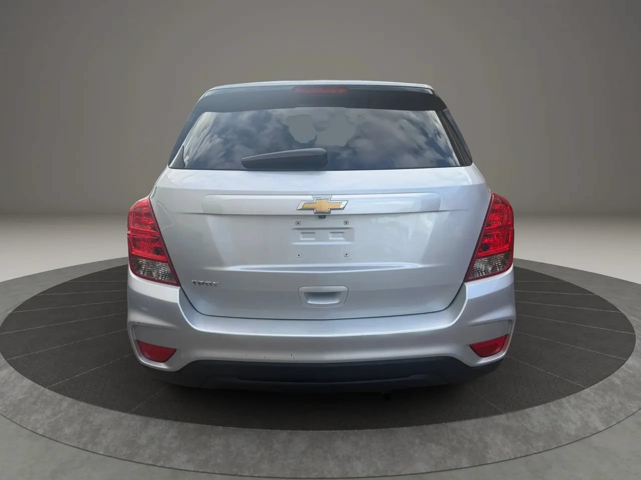 Used 2020 Chevrolet Trax LS w/ Tint and Cruise Package FWD image 7