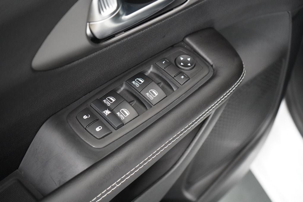 New 2027 Chrysler Pacifica Select FWD image 21