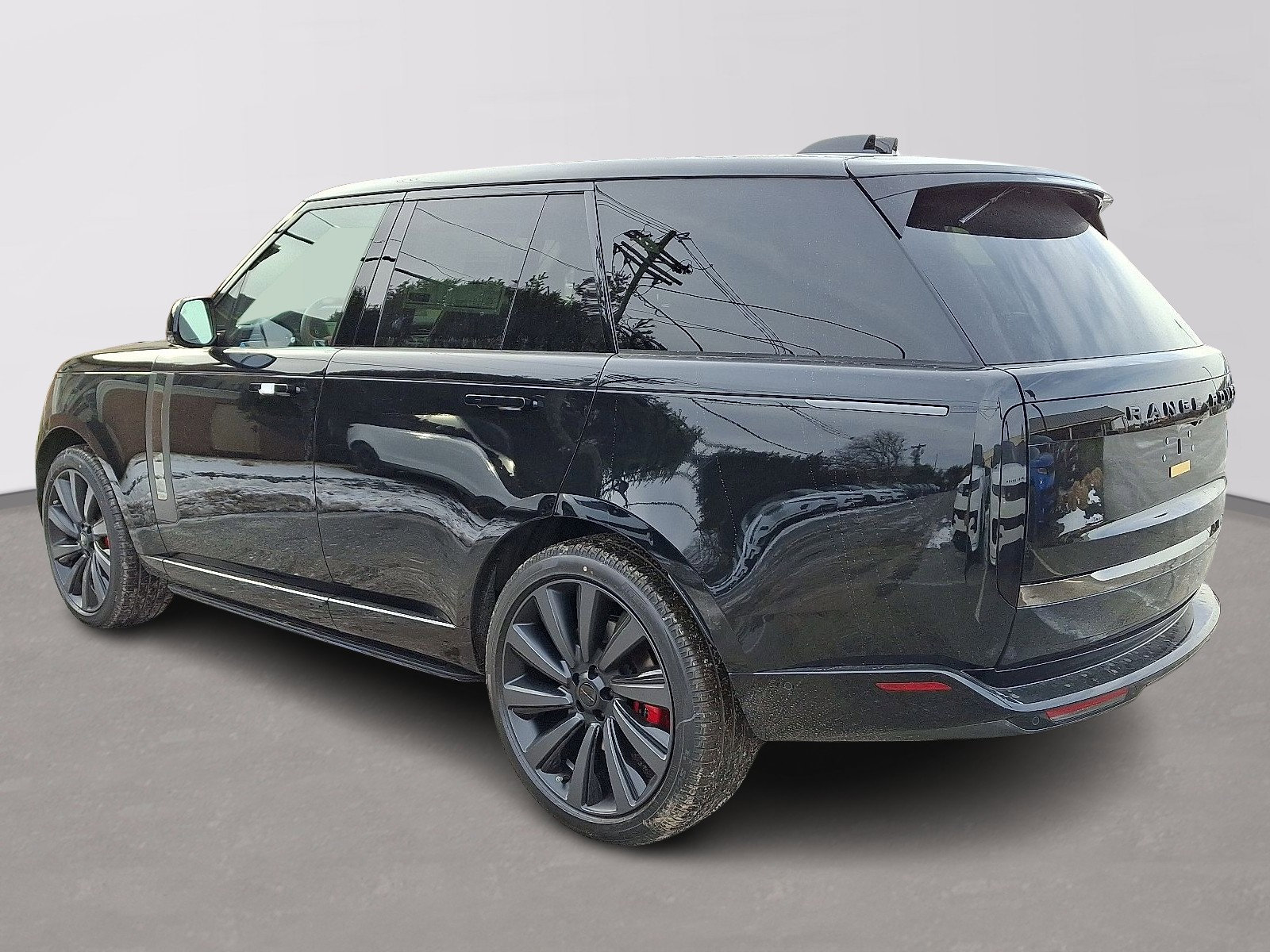 New 2026 Land Rover Range Rover SV image 4