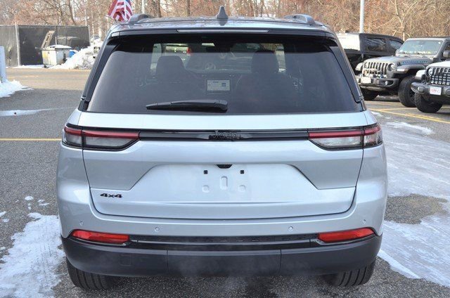 New 2025 Jeep Grand Cherokee Limited image 7