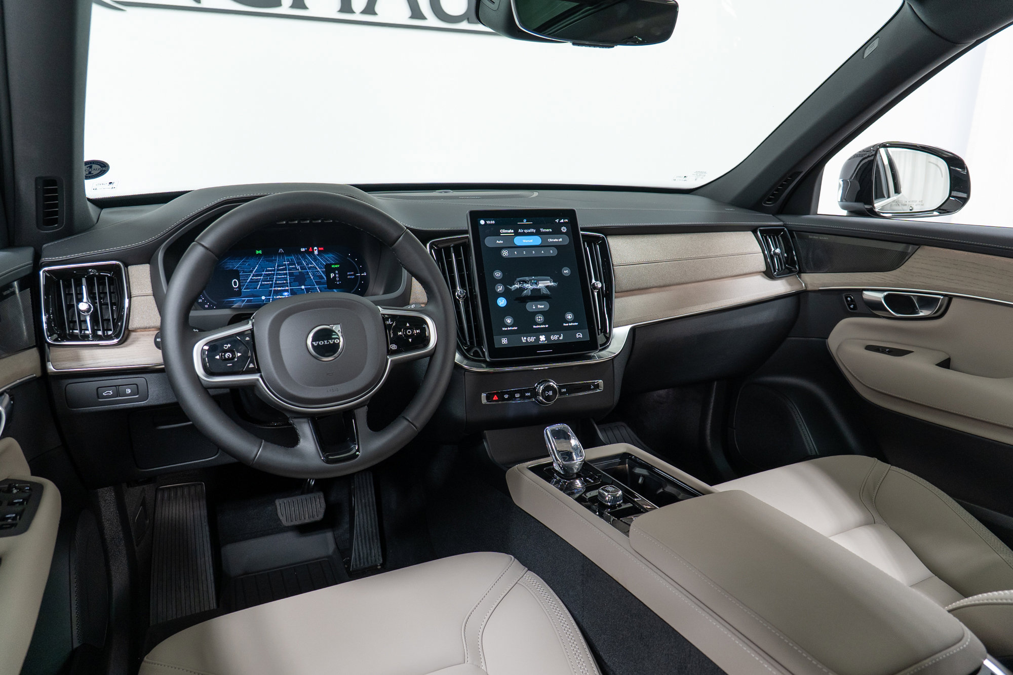 New 2026 Volvo XC90 T8 Plus w/ Protection Package Premier image 16