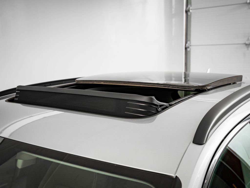 Used 2022 Audi e-tron Premium w/ Convenience Plus Package image 14