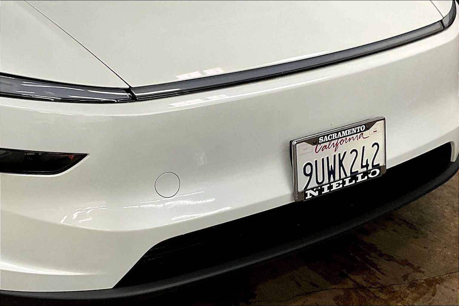 Used 2026 Tesla Model Y 2WD image 32