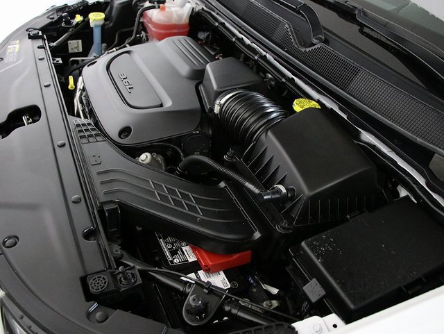 Used 2025 Chrysler Pacifica Limited image 36