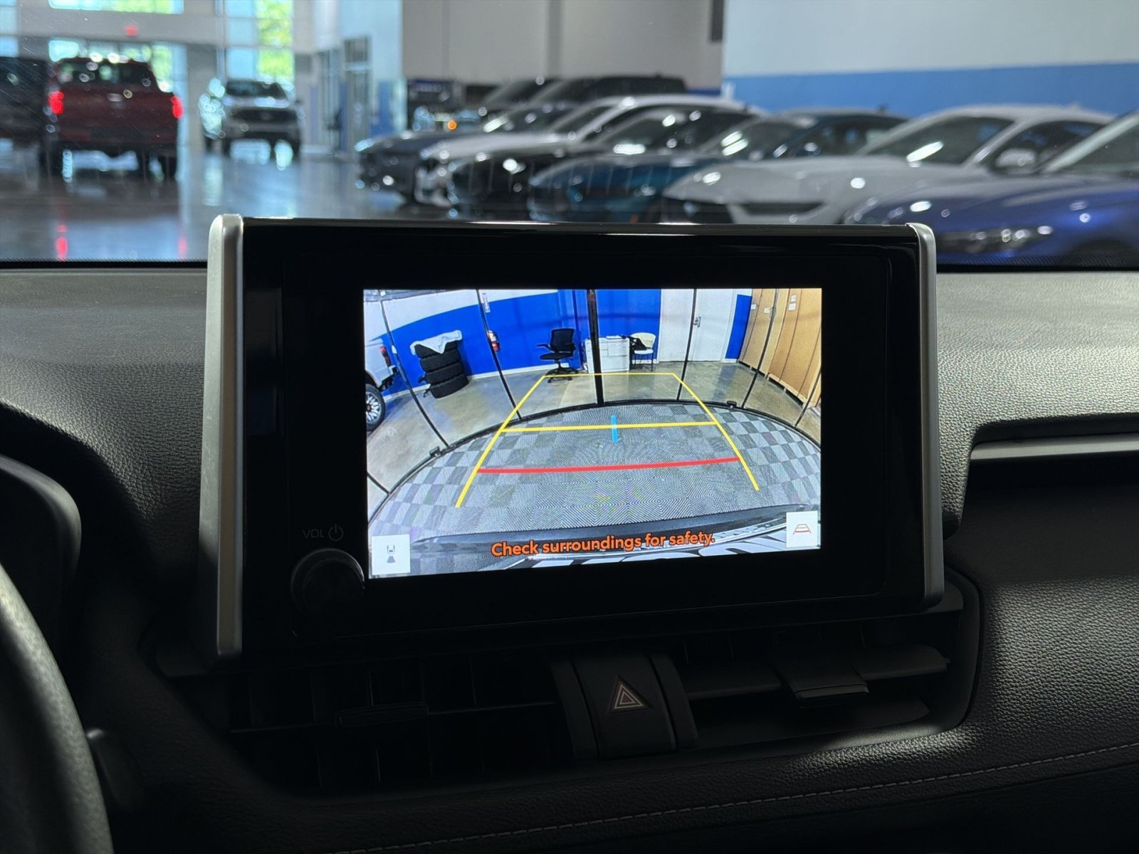 Used 2023 Toyota RAV4 LE AWD/4WD image 29